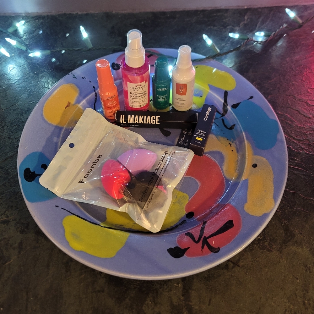WOMEN'S BEAUTY BUNDLE.